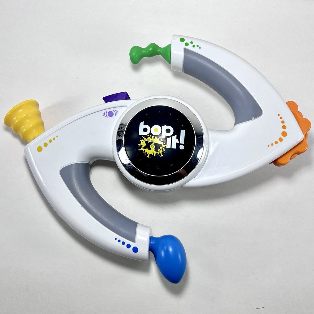 Bop It XT Extreme Handheld Electronic Hasbro 2010 Game -White- Tested- VIDEO