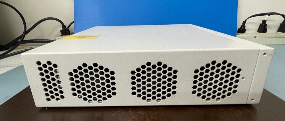 Spirent SMB-600B Performance Analysis System With LAN-3320A Module