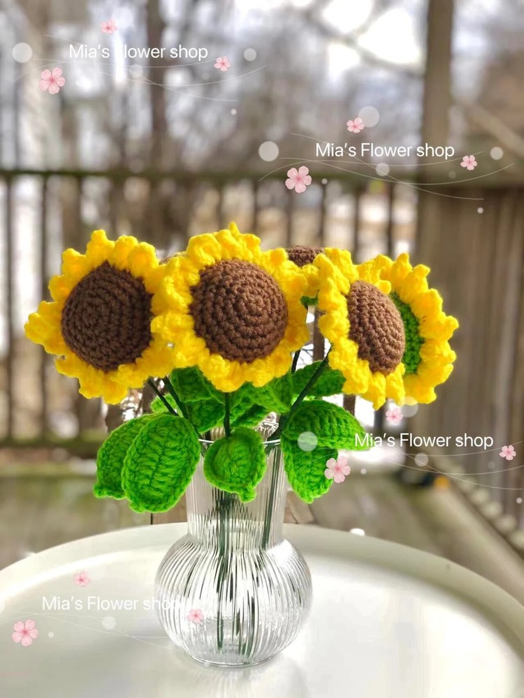 Single crocheted sunflowers