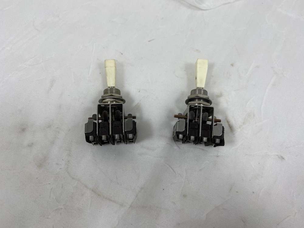 (2) 13AT69 MICRO TOGGLE SWITCHES, NEW