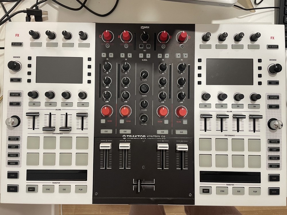 Native Instruments traktor kontrol s8