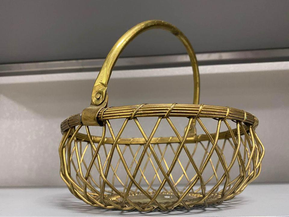 Vintage Solid 9” Brass Metal Basket with Handle 224