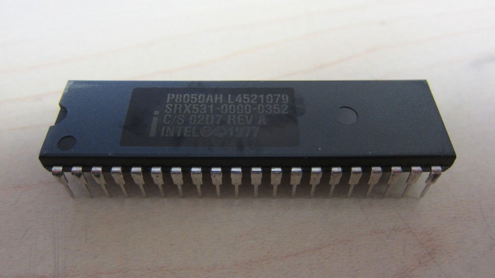 INTEL P8050AH   8-Bit Microcontroller-Microcomputer  fast shipping from USA