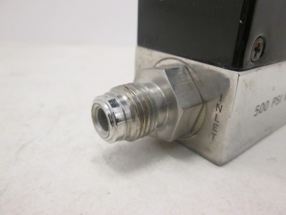 Unit UFC-1100, Mass Flow Controller MFC, N2, 500 SCCM, Used