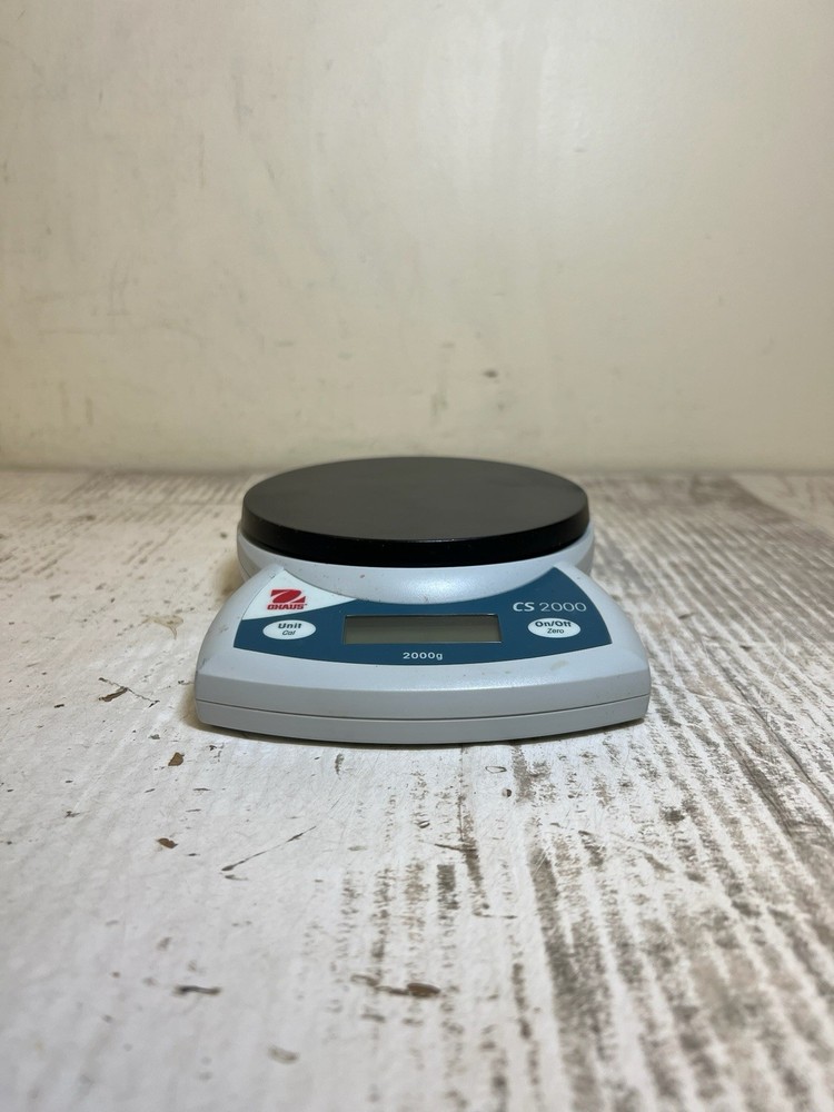 Ohaus CS2000 Compact Scale - 2000g CS Series Blue Tested Excellent Condition