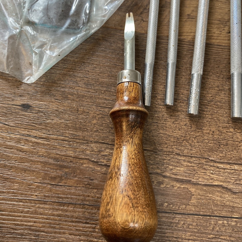 NEW Craftool Leather Working Stamp Tools Set 16 Pieces