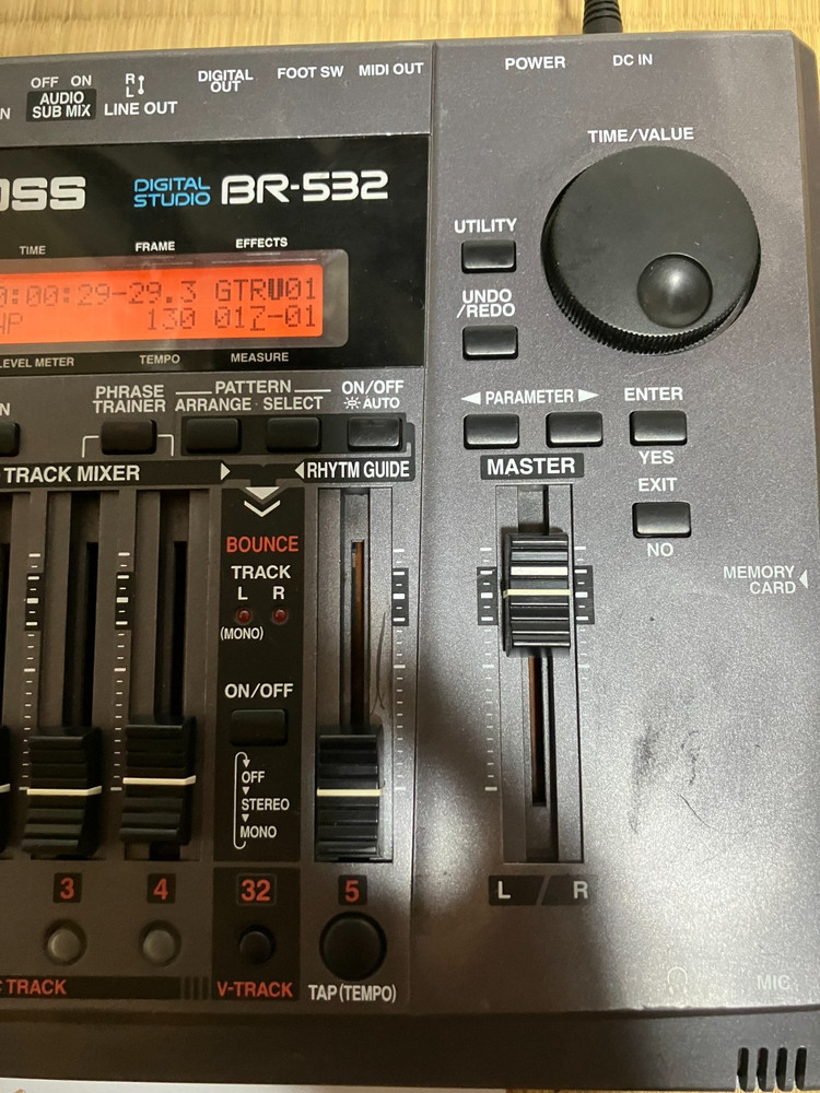 Boss BR-532 Digital Studio Multi-Track Recorder /No SmartMedia Card