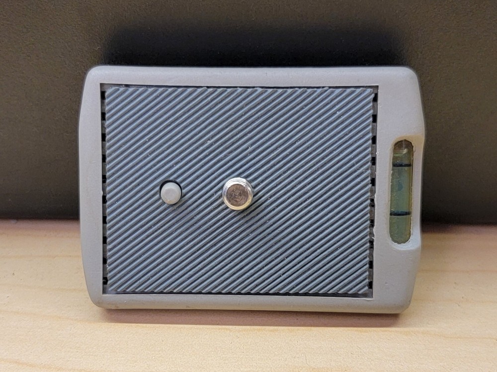 Tripod Quick Release Plate with Level