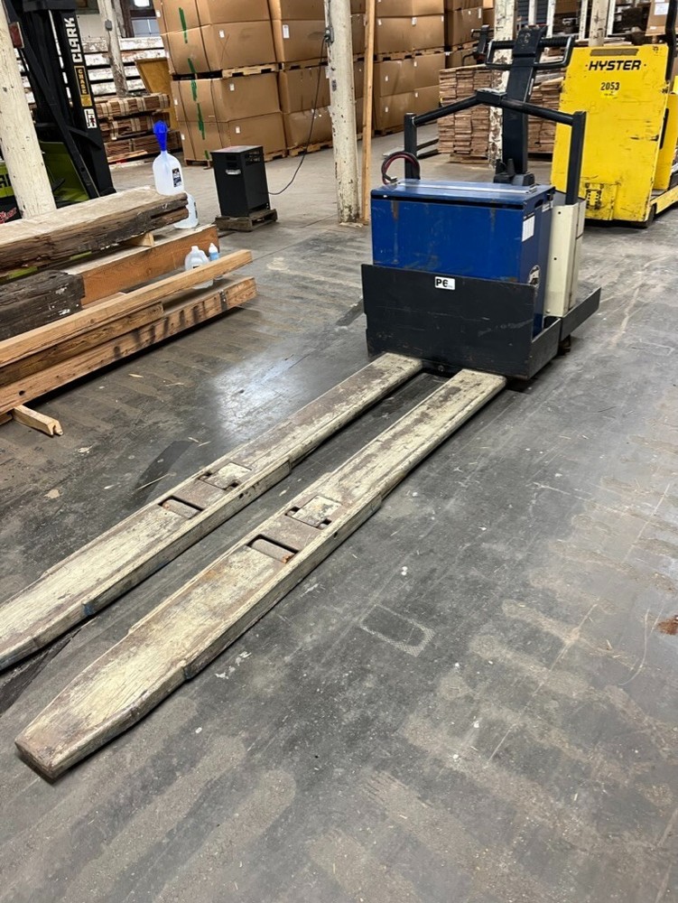 Crown Pallet Jack 80 PE-S