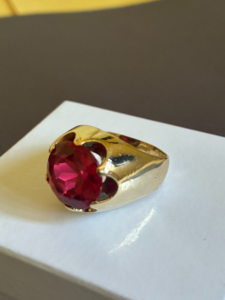 Men's 10K Gold Ring + Lab Created Ruby/Garnet Stone (Preowned)