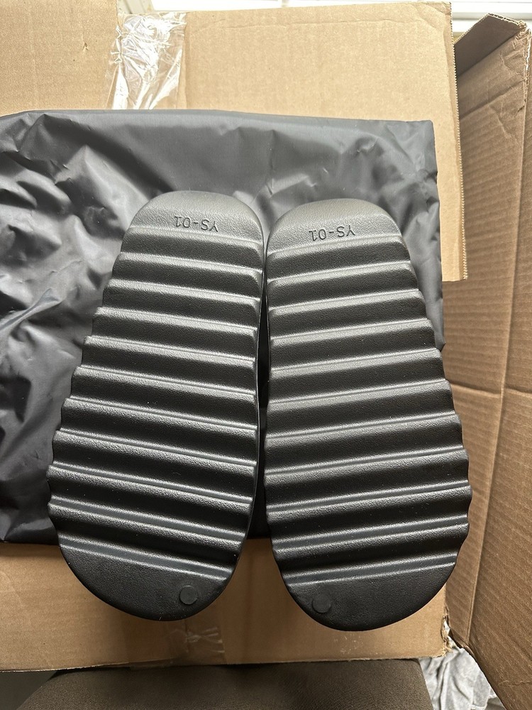 Yeezy Slide YS-01 ‘Black’ Size 10