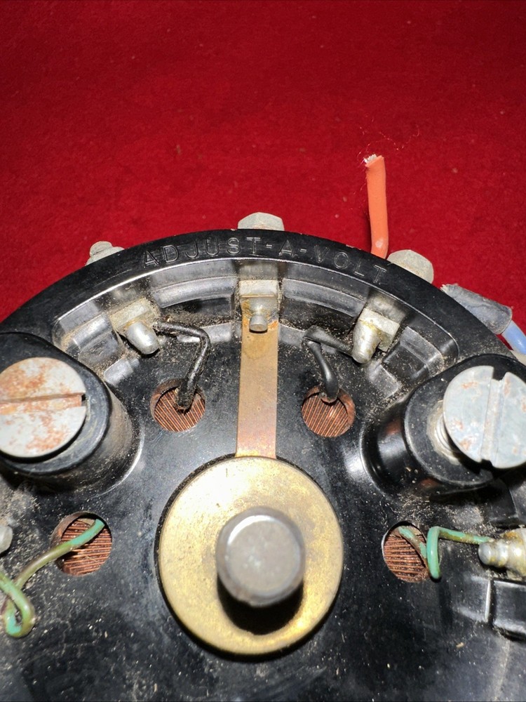 Vintage Adjust-a-Volt 300BU Variac Variable Auto Transformer