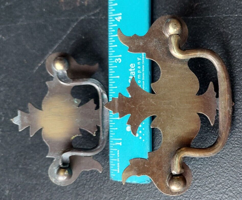 ARCHITECTURAL SALVAGE LOT. METAL PULLS. 2pc.