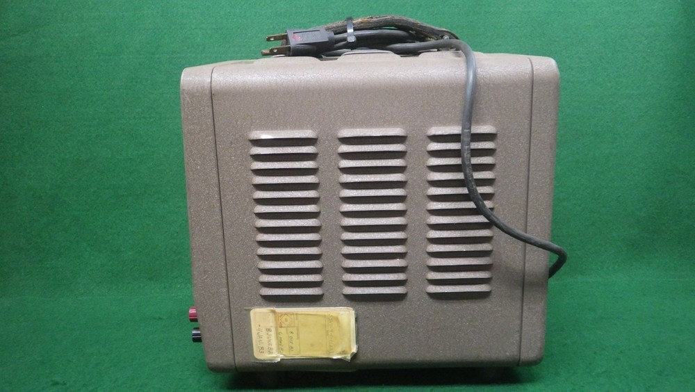 Vintage Hewlett Packard 400D Vacuum Tube Voltmeter Powers On/Untested