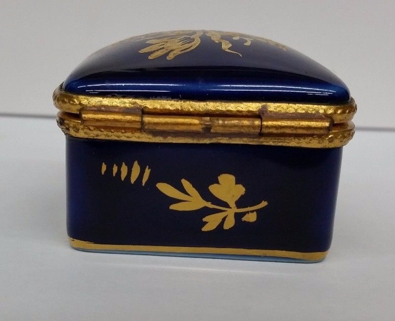 Limoges porcelain trinket box