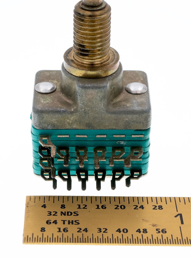 Stackpole 2592937020 2 Pole/4 Position Rotary Switch PCB Mount .100" spacing NOS