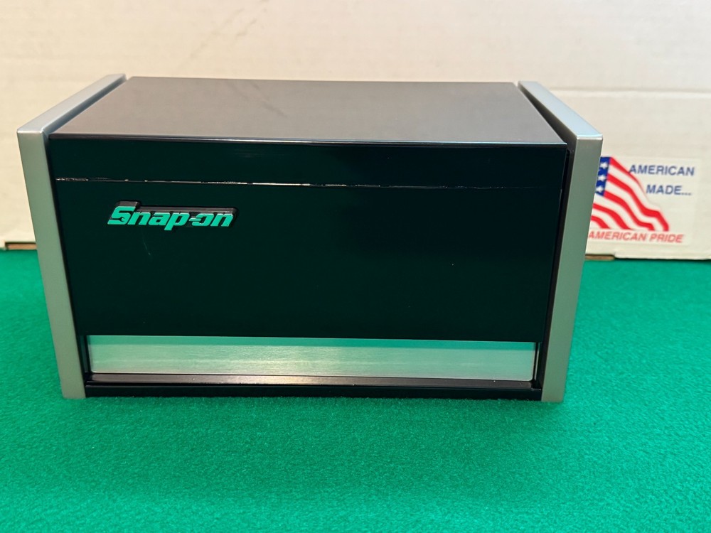 Snap-On Drueke Chess Set