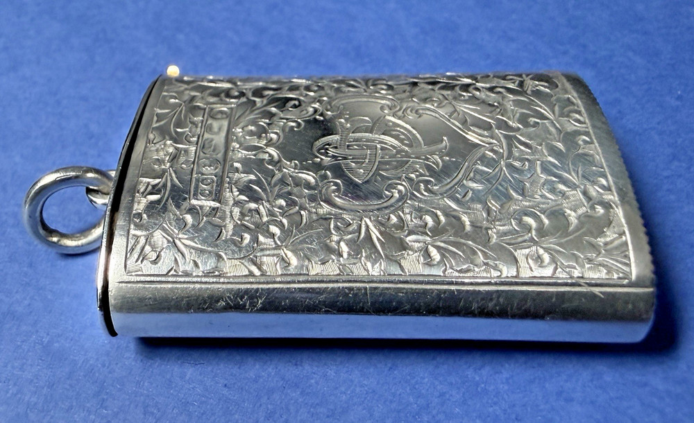 VICTORIAN SOLID SILVER FLAT TOP OPENING VESTA CASE 1889 BY COLEN HEWER CHESHIRE