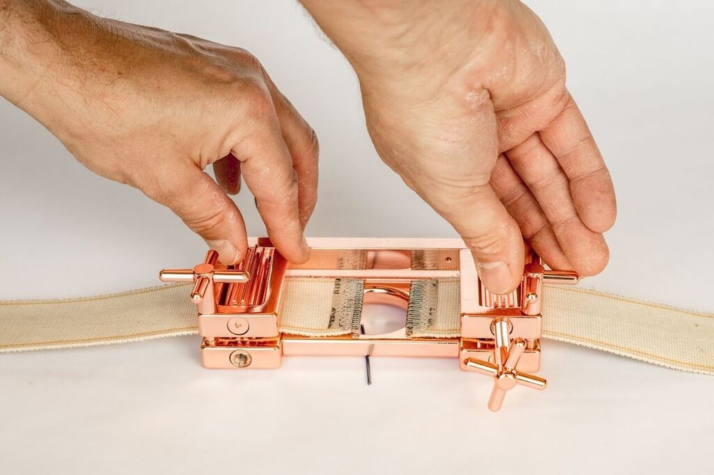 Belt Puller , Stretching tool , Conveyor , Laundry Folder. Limited space access