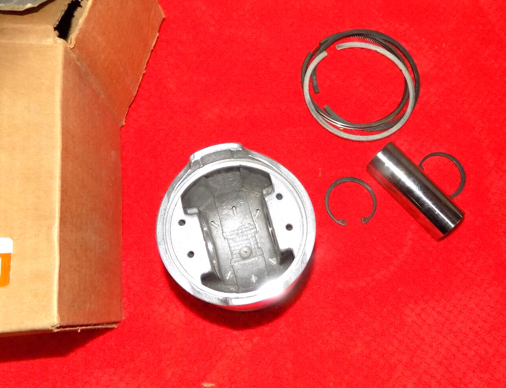 NOS Allis Chalmers Tractor Piston & Pin Ring Assembly Kit 2093612
