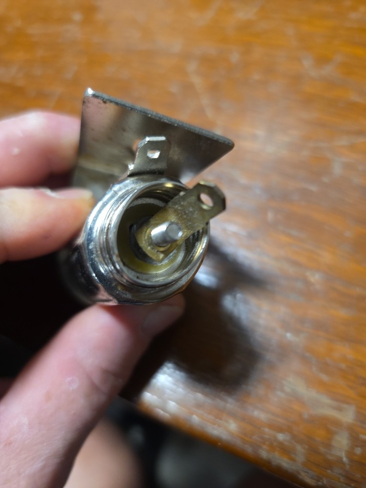 12v cigarette lighter socket