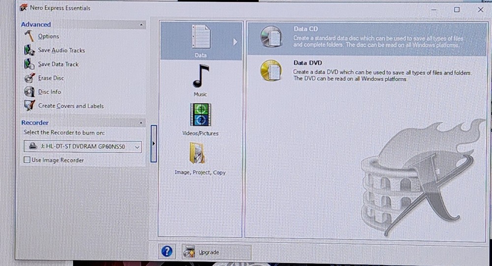 NERO MULTIMEDIA SUITE 9 ESSENTIAL and SATA data cable bundle
