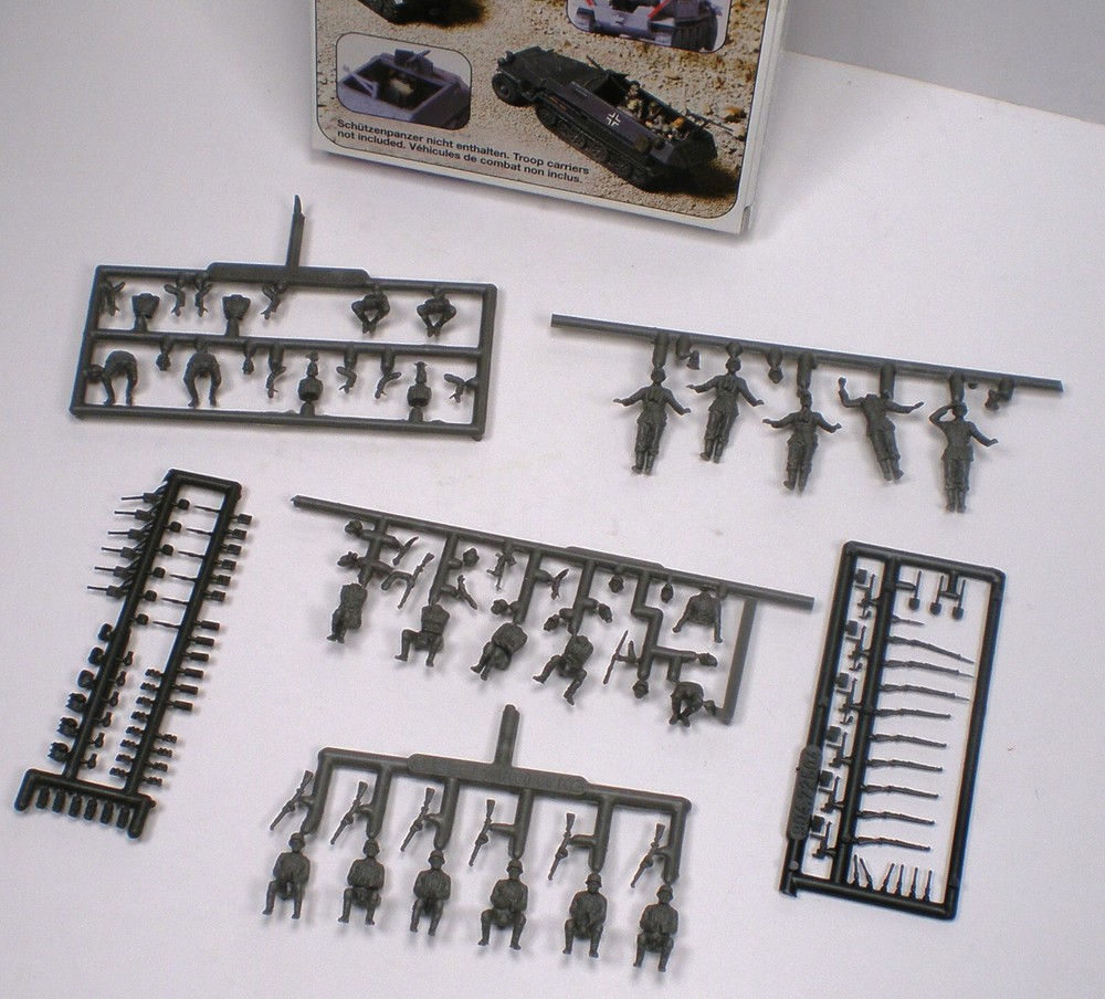 1/72 Scale German WWII Panzer Grenadier Infantry, Preiser
