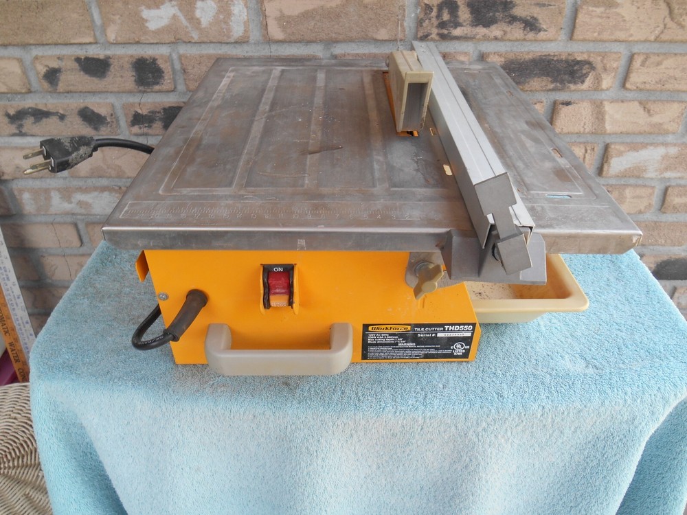 WORKFORCE 7" ELECTRIC WET TILE CUTTER THD550. WORKS GREAT!