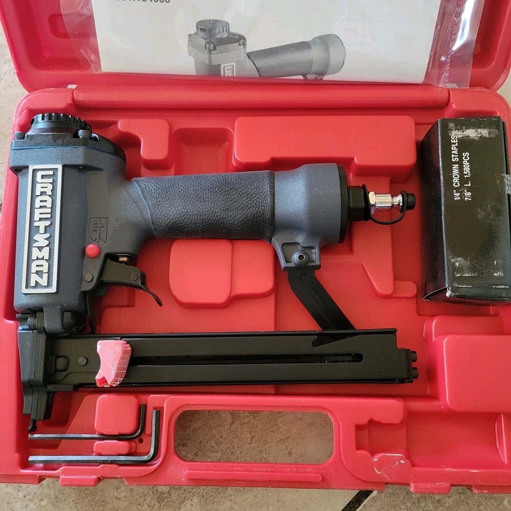 CRAFTSMAN Crown Stapler 18G Tool W/Case