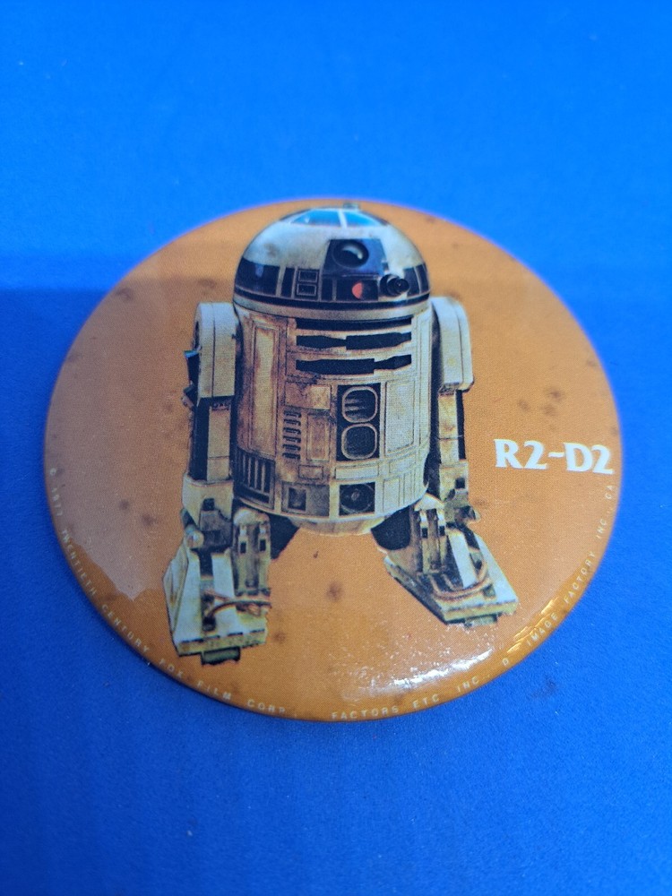1977 20th Century Fox Star Wars R2-D2 Button Pin Badge