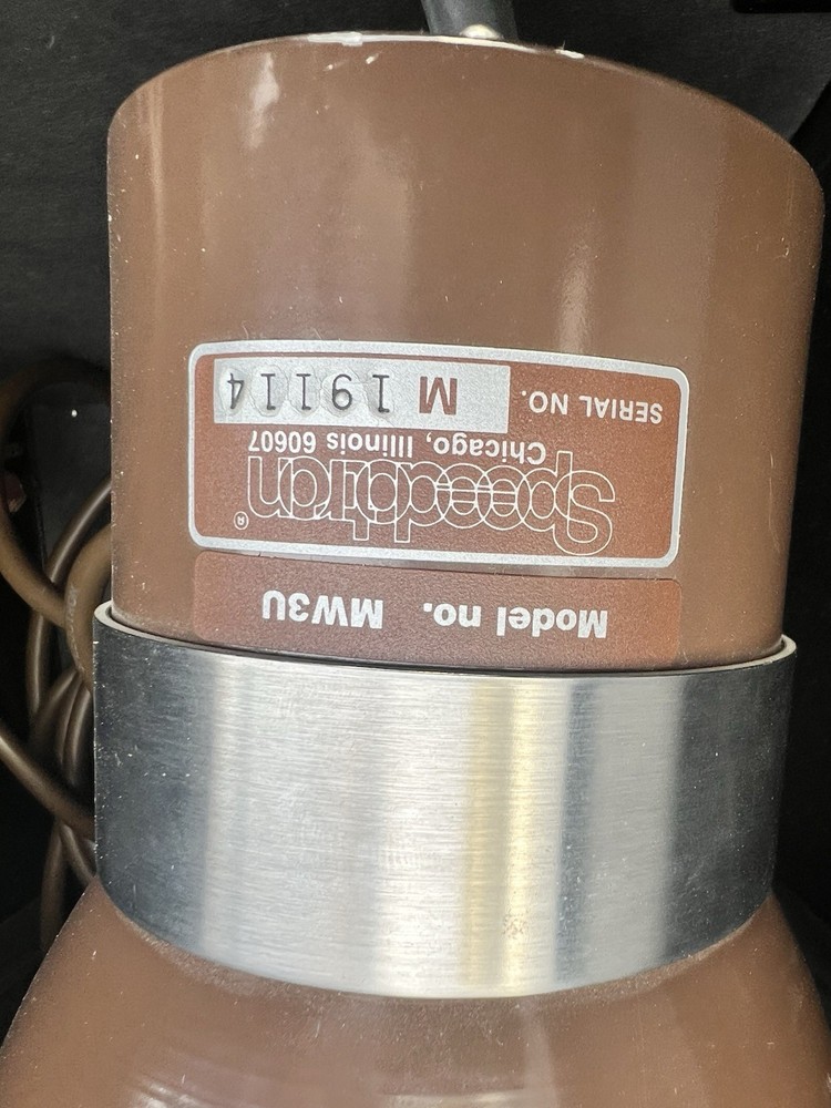 Speedotron D200 Brown-Line Electronic Flash System Package Case Excellent