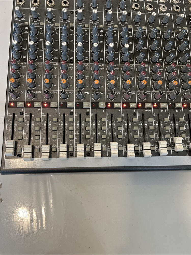 Mackie ProFX16 16-Line Mixer Effects Processor Powers On Tested & Works Great