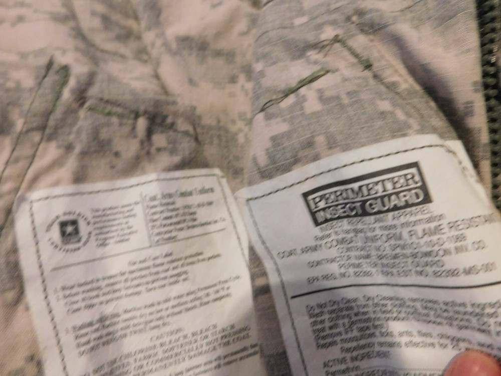 US ARMY FLAME RESISTANT ACU TOP COAT SIZE MEDIUM- LONG