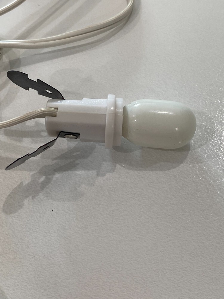 1 Single Light Socket Strand for Christmas Holiday Villages Accessory