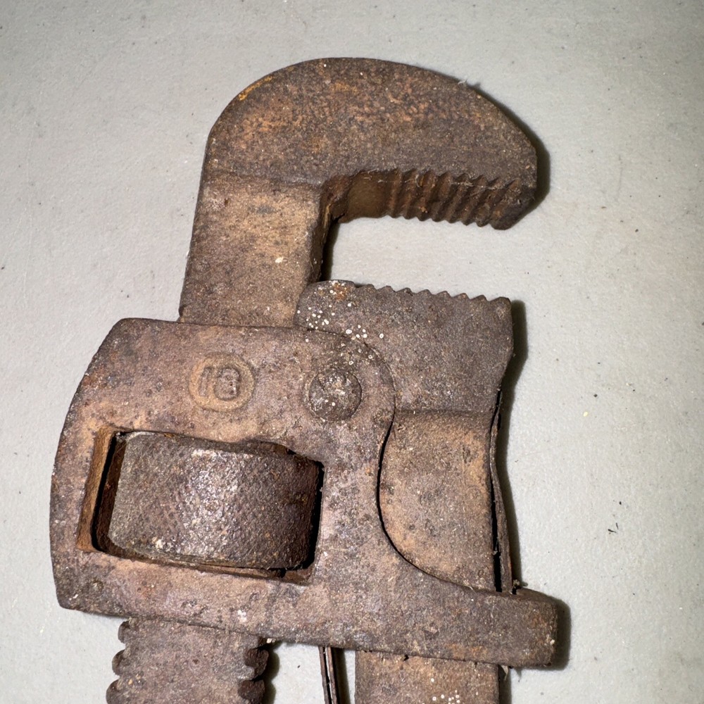 Vintage Unmarked 18" Pipe Wrench