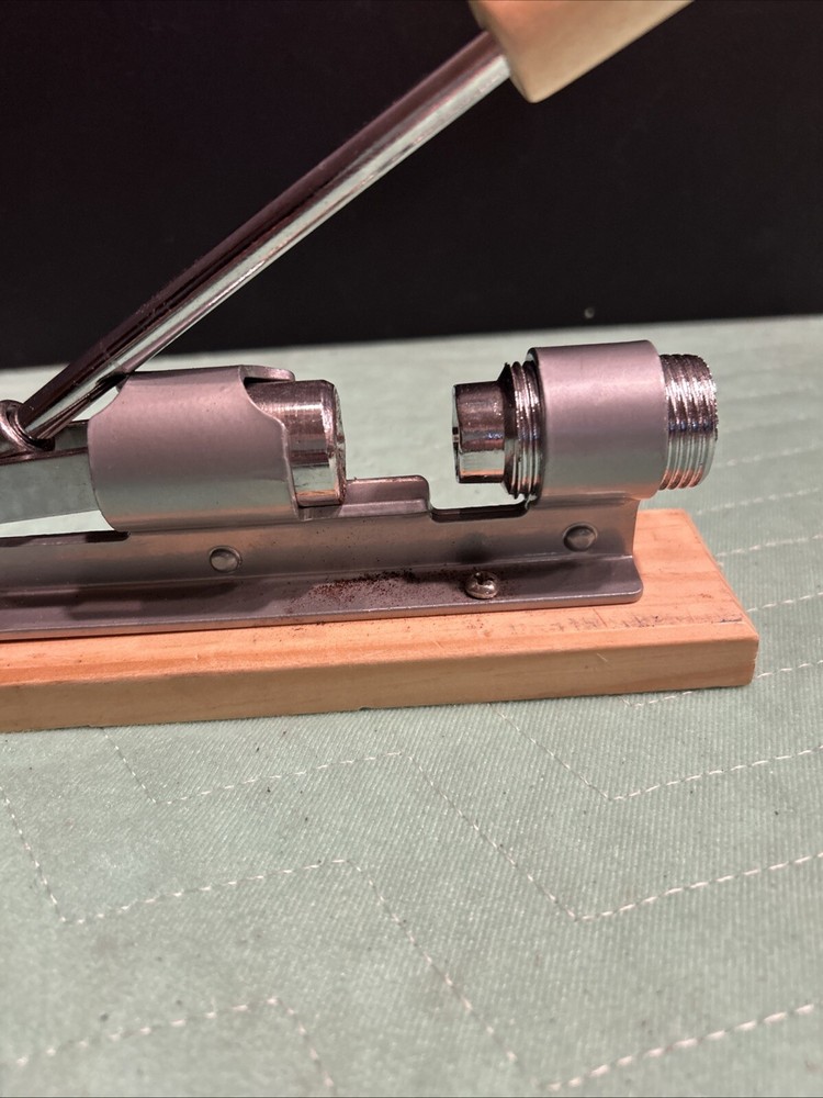 Pecan & Nut cracker Adjustable Pull Down Lever Handle EUC