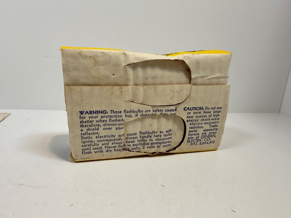 Vintage Kodak Standard Flasholder with box and bulbs Untested