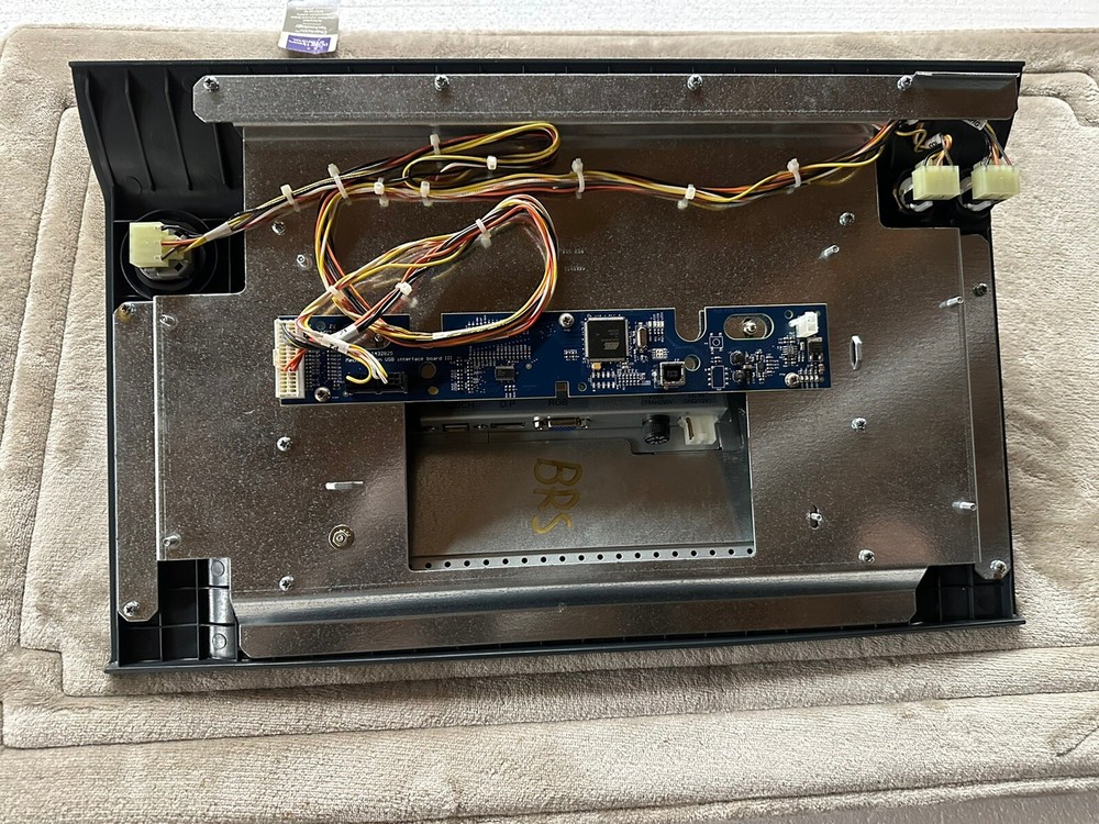 WMS S32 TOUCH SCREEN LCD, BEZEL, HARNESS AND CONTROL BOARD TESTED AND WORKED.