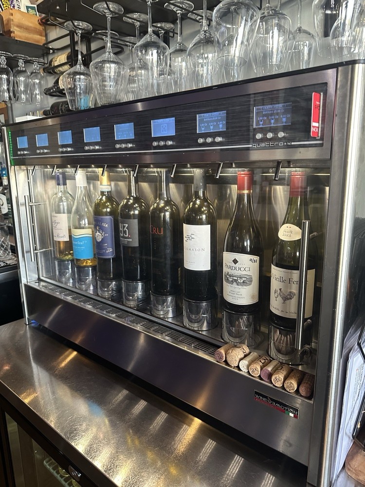 Wine Emotions QUATRO +4 - 8 bottle Wine Dispensing & Preservation System