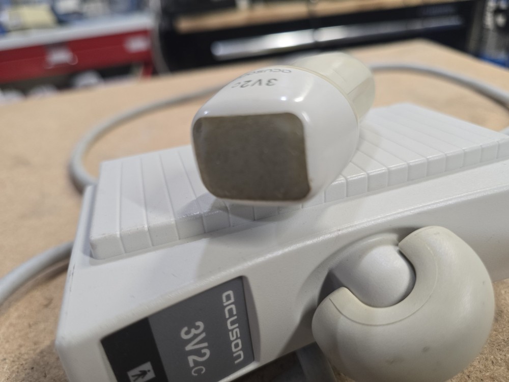 Acuson 3V-2c Ultrasound Transducer as pictured working
