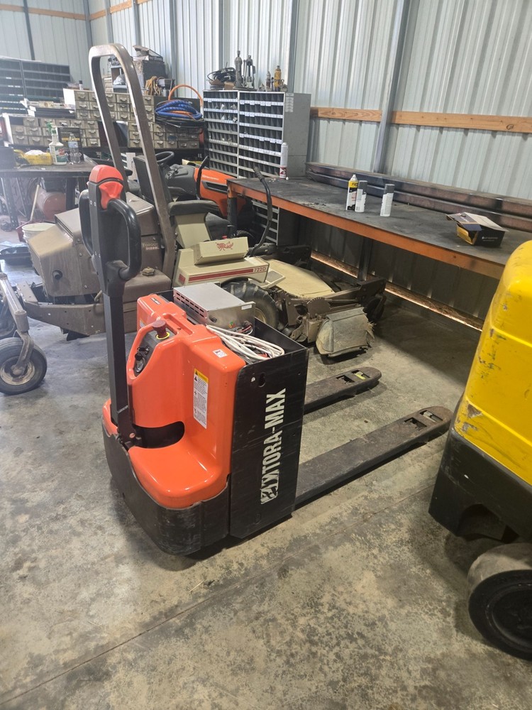 24 volt 4,000 lb pallet jack electric