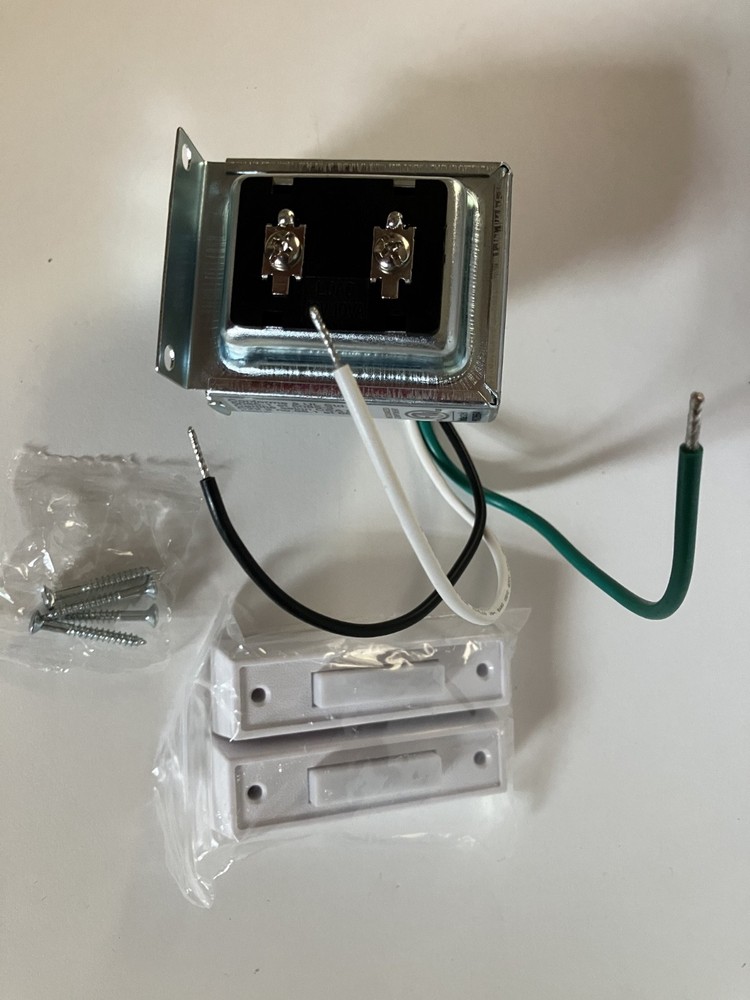 Intertek Model 122 AC Transformer New UL/CSA Certified Class 2-3 21zn40 button