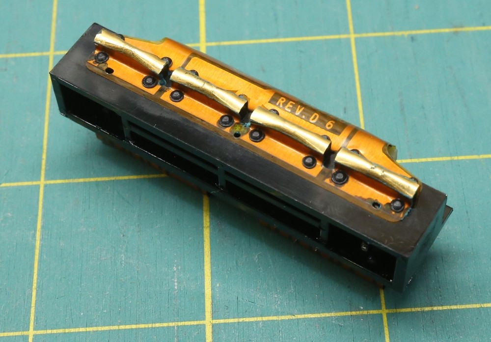 Hewlett Packard HP-41CX Halfnut Battery Bay/Module Connector