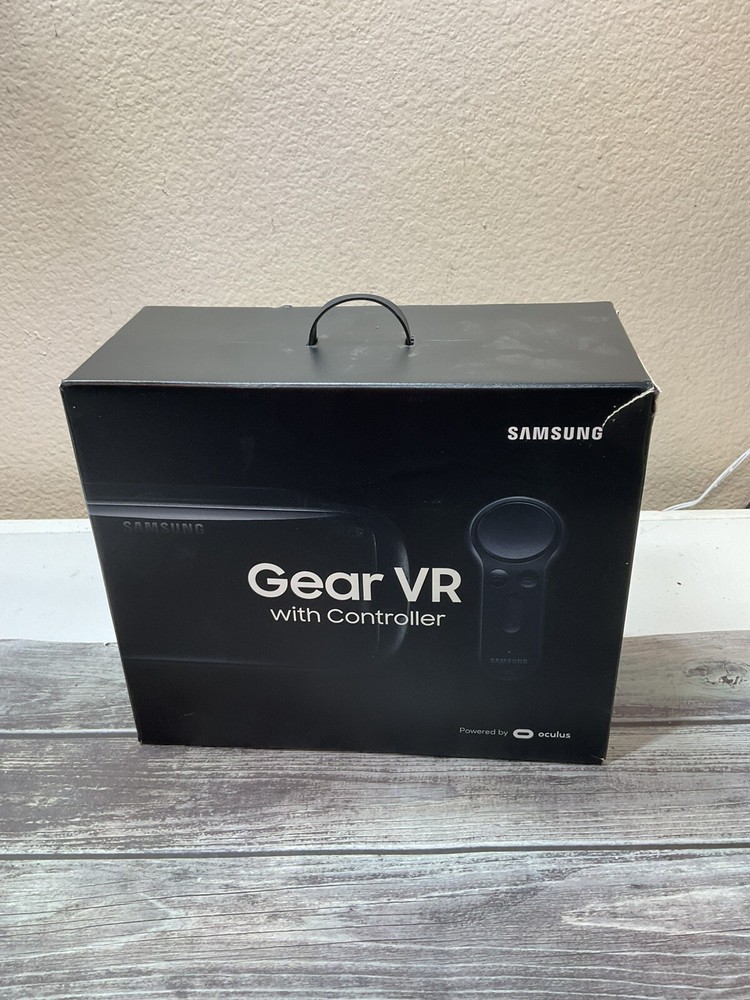 Samsung SM-R324 Gear VR W/Controller Powered by Oculus