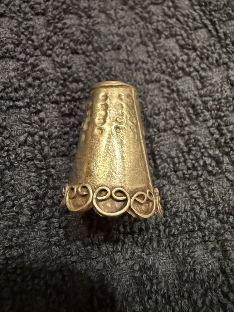 Mexican Silver Thimble with Wire Scroll Base – Vintage Sewing Thimble