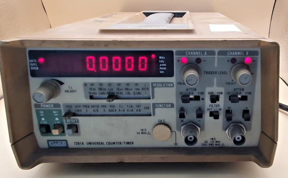 Fluke 7261A UNIVERSAL Counter/TIMER