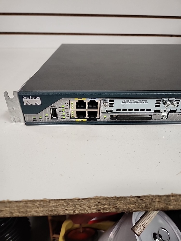 Cisco Systems 2801 Series Modem Service Router POWERS ON BH