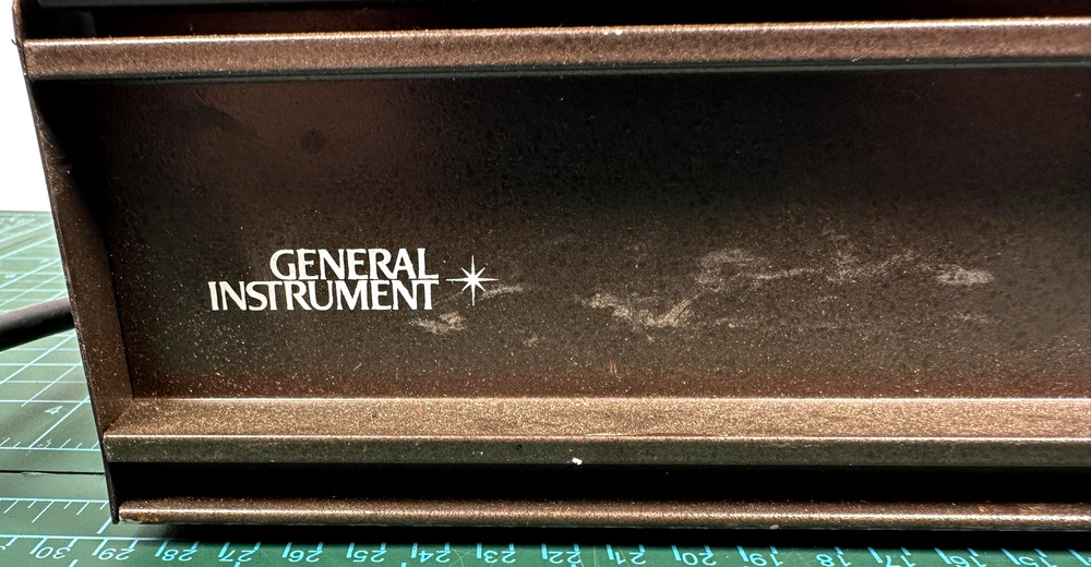 General Instrument Motor Control 39-49301-03-1 Satellite Controller Powers On