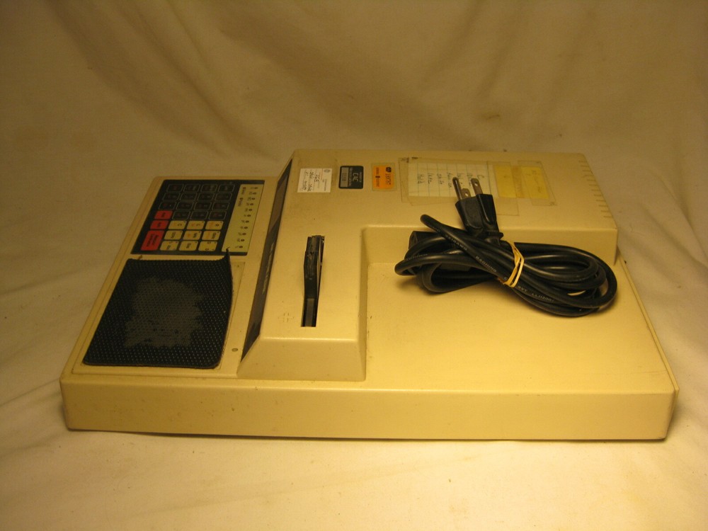 Wayne Kerr Automatic LCR Meter 4210 digital electronic test equipment *powers on