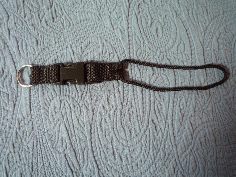 Snowboard Leash Black Clips Together